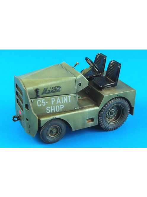 Aerobonus - 1/32 United tractor GC-340/SM340 tow tractor (basi