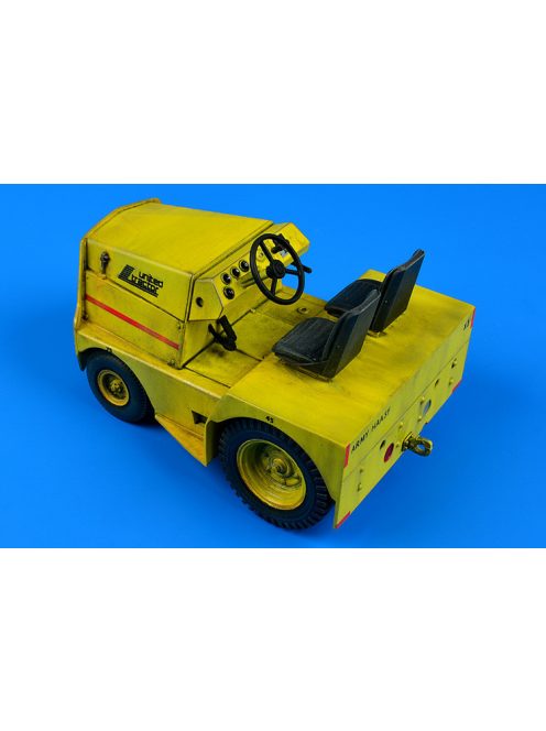 Aerobonus - 1/32 UNITED TRACTOR GC-340/SM340 tow tractor (dual