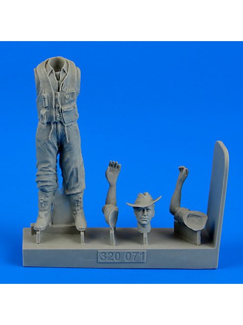 Aerobonus - 1/32 Royal Australian Air Force Fighter Pilot WWII