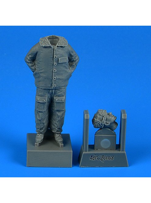 Aerobonus - 1/32 Russian Modern Mechanic for x kit