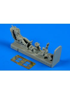   Aerobonus - 1/48 Soviet Fighter Pilot with ejection seat for M