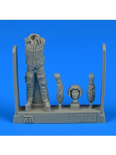 Aerobonus - 1/48 Modern Soviet Fighter Pilot with HUD