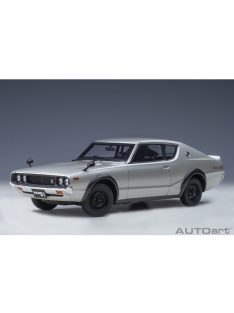   Autoart - 1:18 Nissan Skyline Gt-R (Kpgc110) (Silver) 1973 (Composite Model/2 Doors + Front/Rear Bonnets Openings) Standard Version