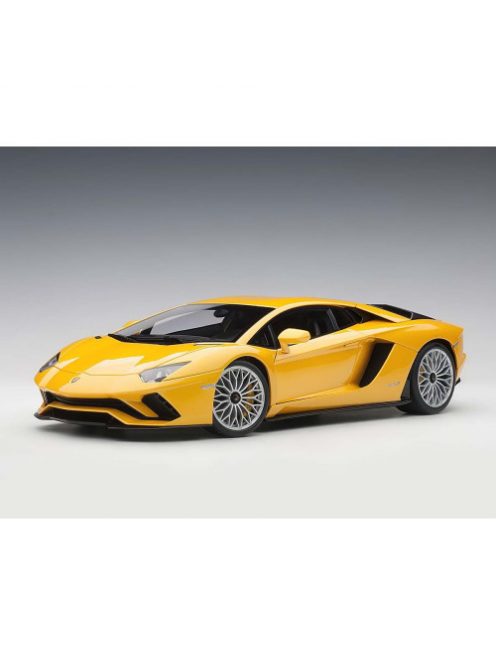 Autoart - 1:18 Lamborghini Aventador S 2017 (New Giallo Orion/Pearl Yellow (Composite Model/Full Openings)