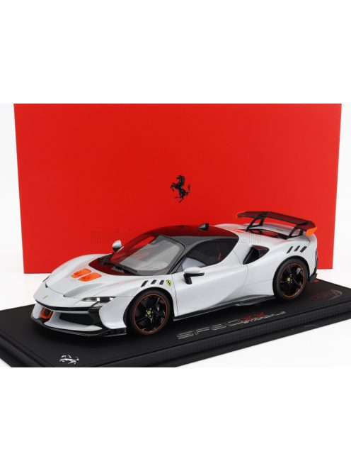 Bbr-Models - FERRARI SF90 XX STRADALE 2024 - CON VETRINA - WITH SHOWCASE BIANCO ARTICO - WHITE ORANGE BLACK