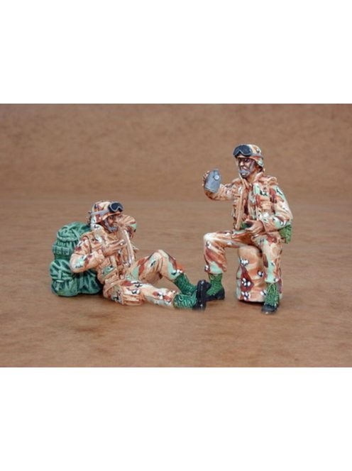 CMK - US Army modern soldiers at rest (2 Figuren)