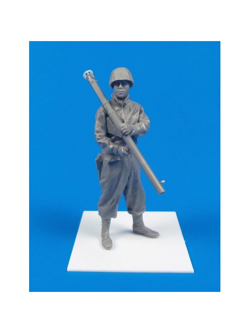 CMK - II US Army Soldier with Bazooka M1A2 (Anzio 1944)