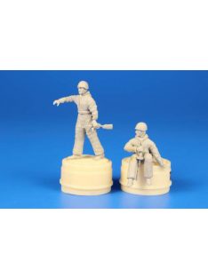   CMK - Soviet Tank Desant Troops,part 2(2 Figur for a T-34 and another tanks