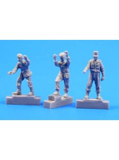   CMK - German A4/V2 missile launch platform personnel,WW II (3 Figures)