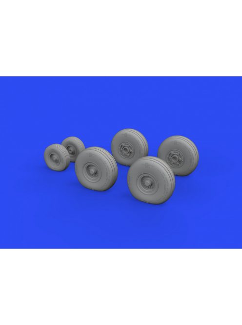 Eduard - C-130 wheels for ZVEZDA