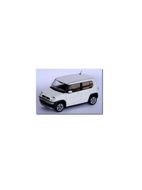 Fujimi - 004 Mazda Flare Crossover pure white pearl