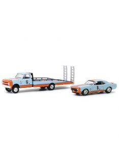   GREENLIGHT - H.D. Trucks Series 18 - 1967 Chevrolet C-30 RampTruck Gulf Oil with 1967 Chevrolet Camaro Gulf Oil #6 Solid Pack