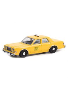   GREENLIGHT - Hollywood Special Edition - Thelma & Louise (1991) - 1984 Dodge Diplomat - Taxi Solid Pack