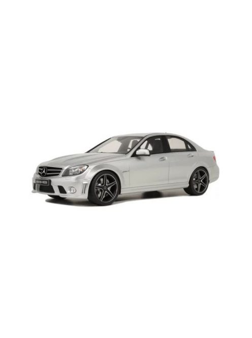 GT Spirit - 1:18 MERCEDES-BENZ C63 AMG SILVER 2008 - GT SPIRIT