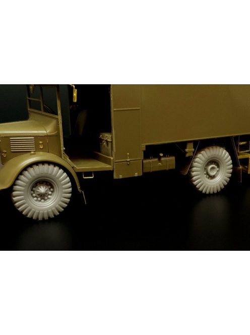 Hauler - British 2-Ton 4x2 Ambulance (Austin K2) WHEELS for Tamiya