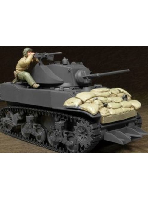 Hobby Fan - U.S. M5A1 Tank Crew & Sandbags(II)-1 Fig