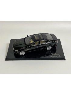 Ixo-Models - 1:43 Jaguar XJ (X351) Amethist Black 2010 - IXO