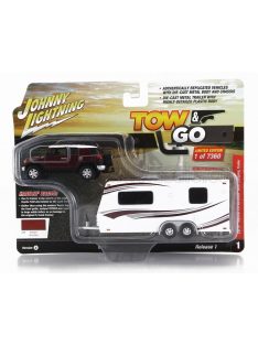   Johnny Lightning - TOYOTA FJ CRUISER 200 WITH ROULOTTE RED WHITE