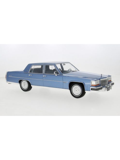 MCG - Cadillac Fleetwood Brougham, hellblau, 1982, 1:18