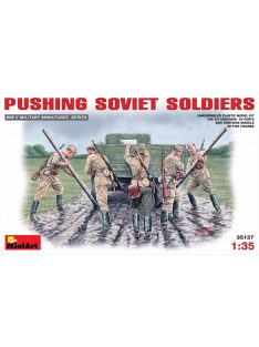 MiniArt - Pushing Soviet Soldiers