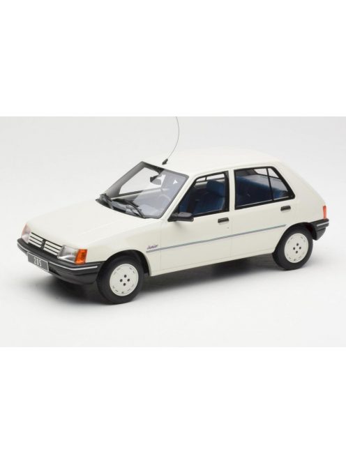 Otto mobile - 1:18 Peugeot 205 Junior White 1988 - OTTOMobile