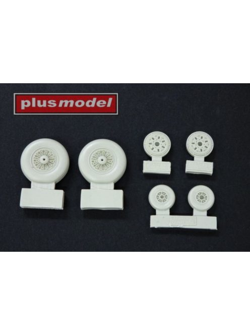 Plus model - F-101A/C Woodoo wheels