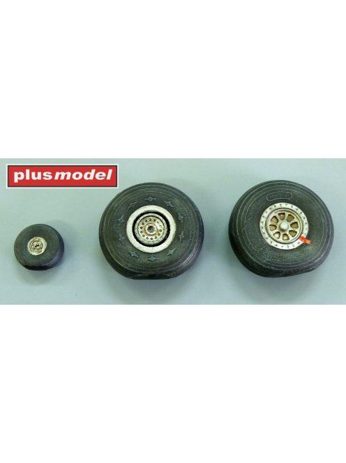 Plus Model - Wheels for C-46 Commando