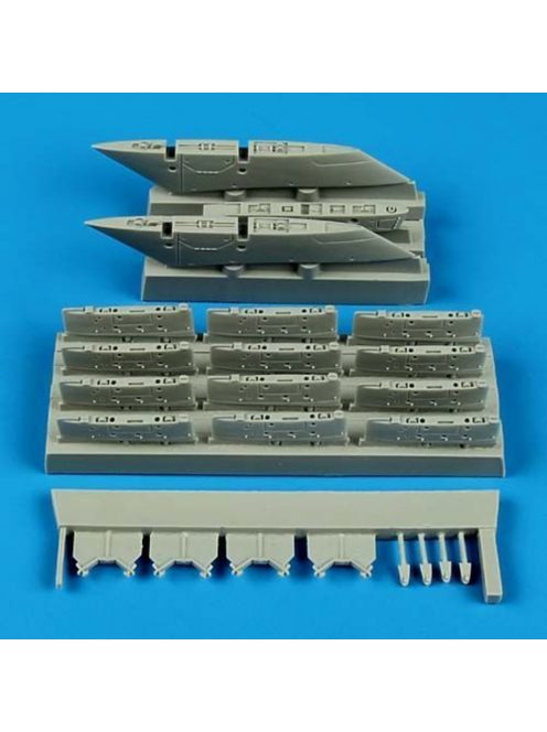 Quickboost - A-1 Skyraider pylons for Tamiya