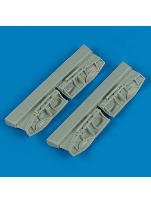 Quickboost - 1/72 Beaufighter undercarriage covers