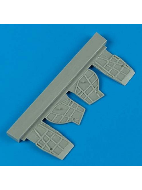 Quickboost - 1/72 SB2C Helldiver undercarriage covers