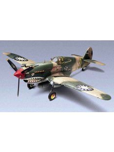 Revell - P-40B Tiger Shark