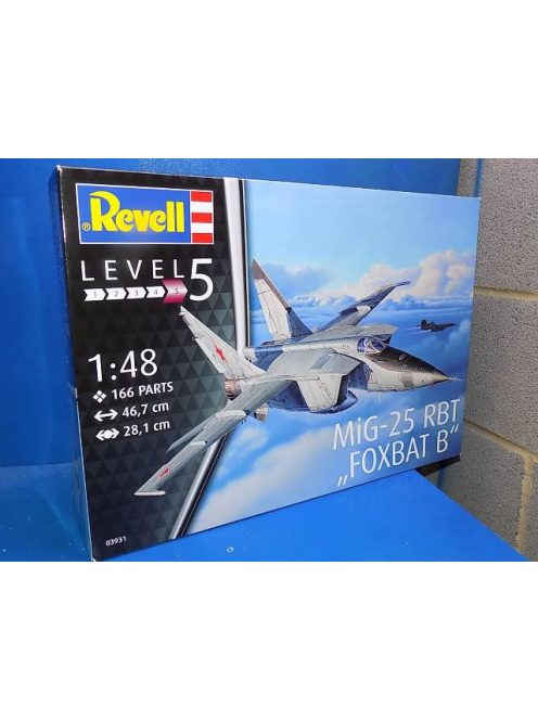 Revell - MiG-25 RBT 1:48 (3931)