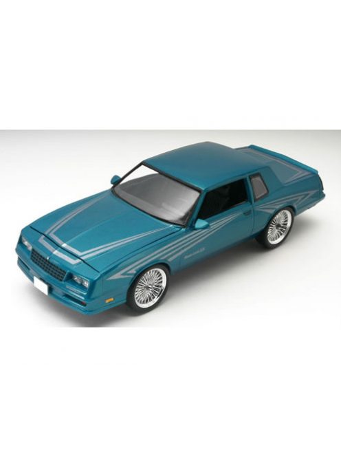 Revell Monogram - 1986 Monte Carlo 2n1