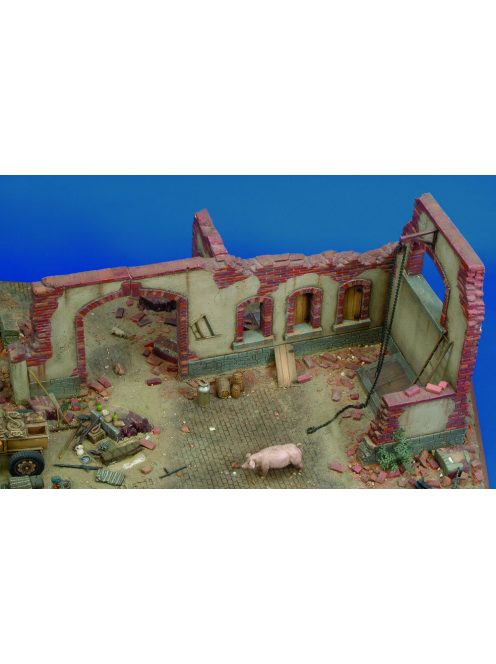 Royal Model - Farm ruin