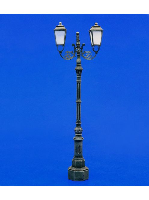 Royal Model - Double antique street lamp