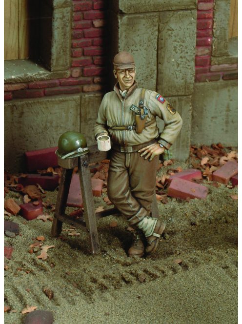 Royal Model - U.S. Soldier at break-WWII