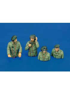 Royal Model - British tank crew-3/2 fig, - WWII