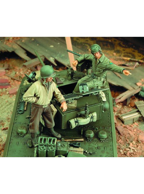 Royal Model - M3A3 Stuart Crew-WWII