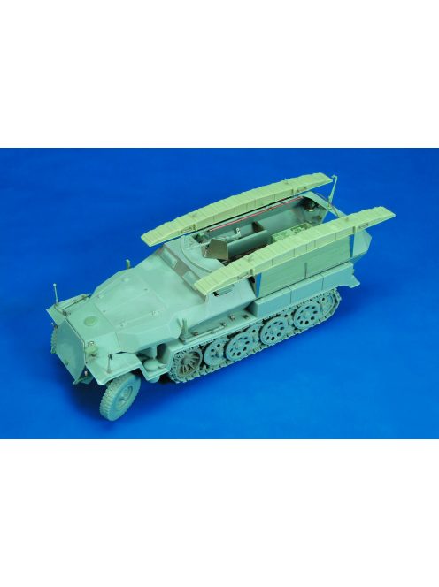 Royal Model - Sd.Kfz. 251/7 Ausf. C part 1 (for Dragon kit)