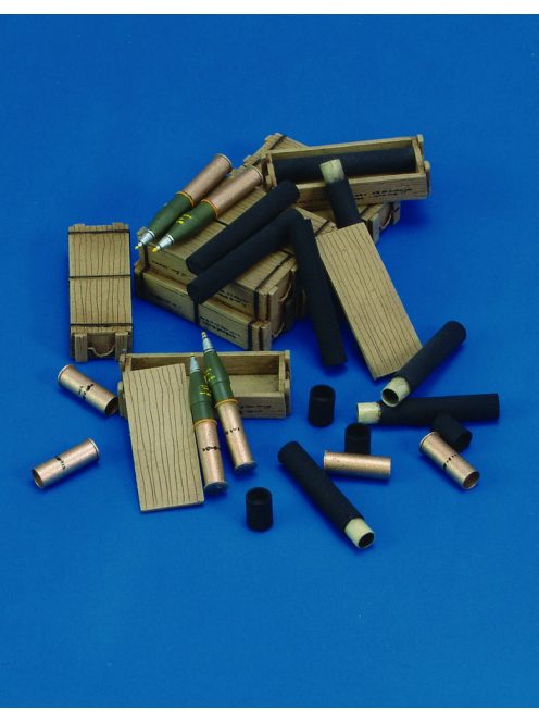 Royal Model - 105 mm Ammo with Cases