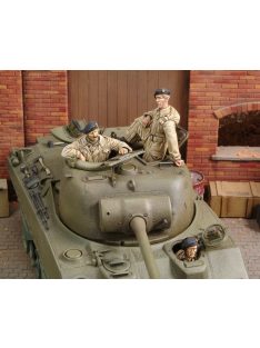 Royal Model - Fire Fly  Tank Crew