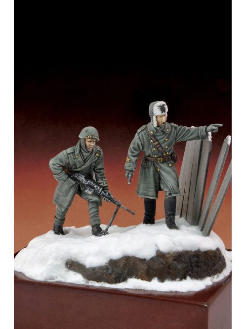 Royal Model - Italian infantryman and officer 'Russia 1943'