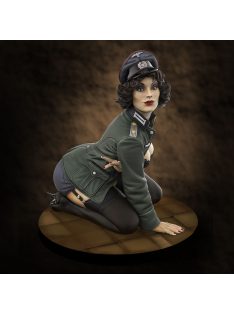 Royal Model - German Officer 'Pin-Up' (75mm)