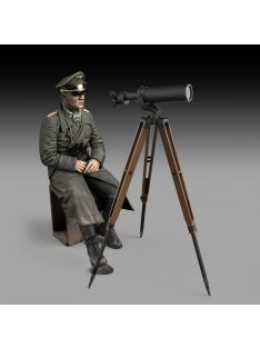 Royal Model - Erwin Rommel with tripod telescope (75mm)