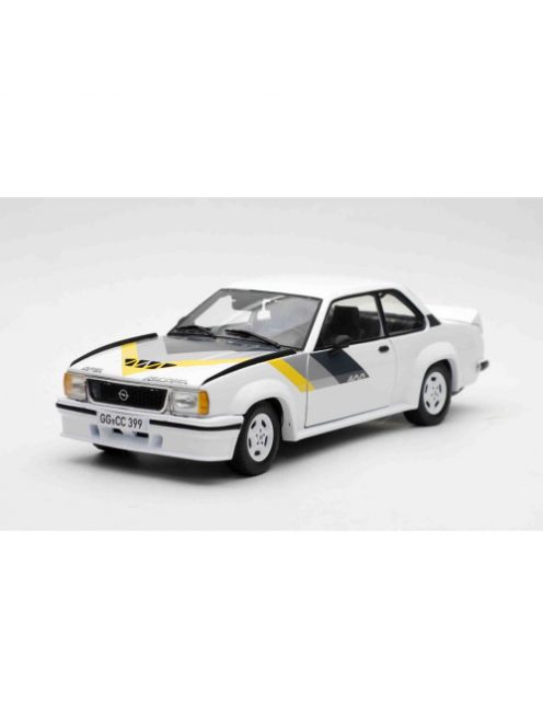 Sunstar - 1:18 Opel Ascona 400 Street Car White 1980