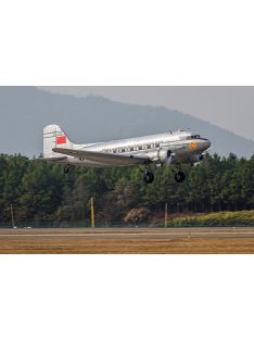 Trumpeter - DC-3